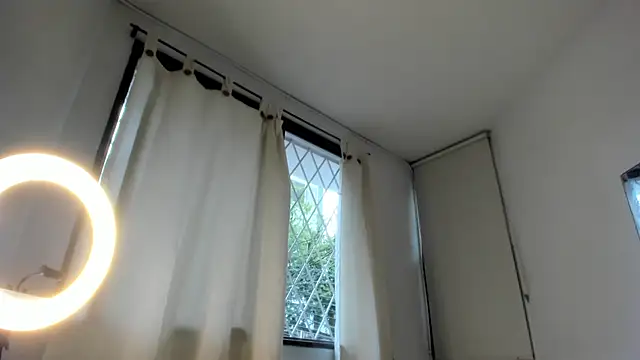 Snapshot of KimSantos chatting on 8, 2, 2026 KimSantos online show from 8, 2, 2026