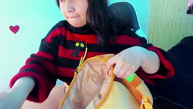 peachy hot online show from 31, 3, 2026