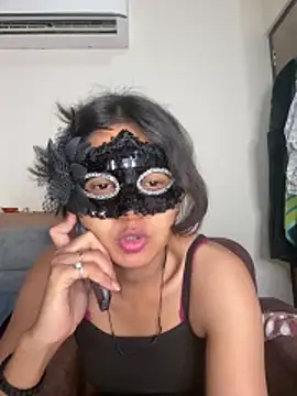 raavigirl online show from 21, 4, 2026