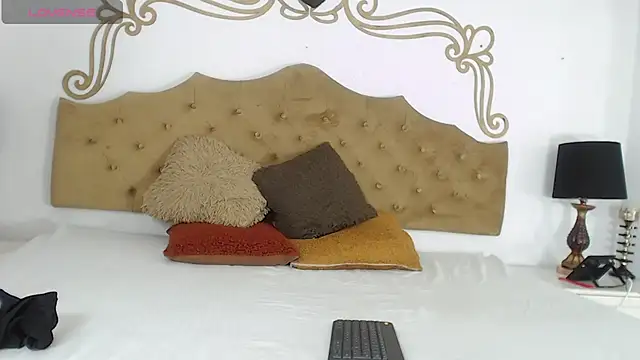 CloeCastillo online show from 28, 2, 2026