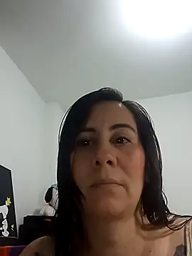 Snapshot of Sophie_Tyler chatting on 29, 4, 2026 Sophie Tyler online show from 29, 4, 2026