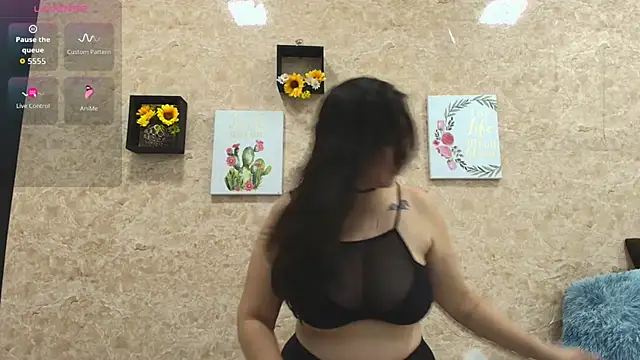 Sophie Tyler online show from 9, 3, 2026