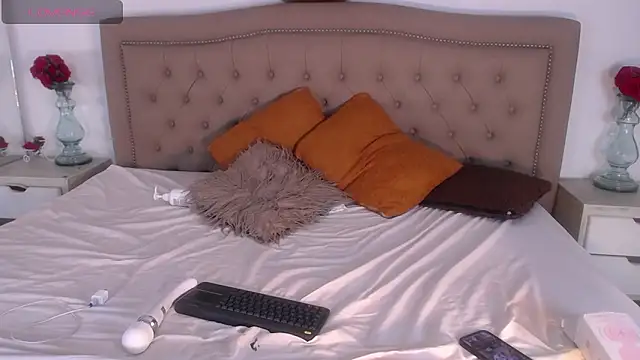 LucyVilla online show from 7, 3, 2026