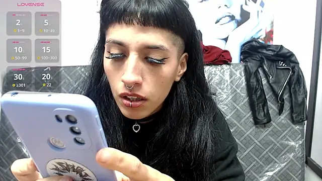 FRANCESCA LOVE  online show from 18, 4, 2026