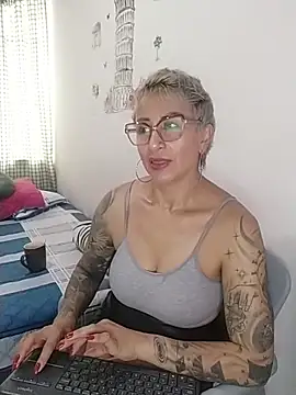 Snapshot of Charlotte_gray_ chatting on 17, 2, 2026 Charlotte gray online show from 17, 2, 2026