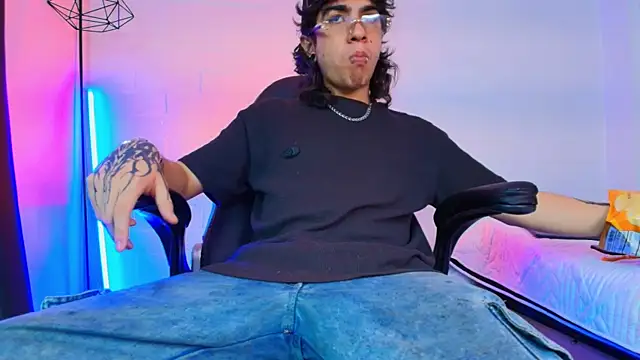 Axell Kussh online show from 25, 3, 2026