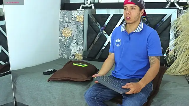 adrian camii online show from 18, 4, 2026