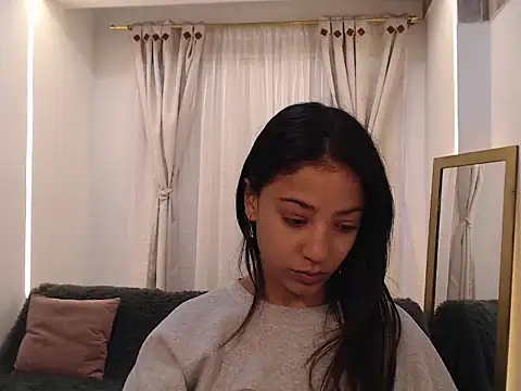Snapshot of Scarleet_miaa chatting on 13, 5, 2026 Scarleet miaa online show from 13, 5, 2026