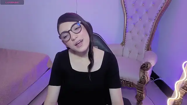 MAHYRA TAY online show from 24, 3, 2026