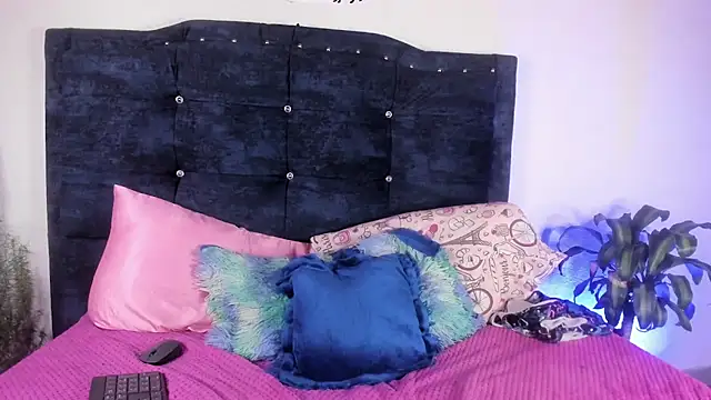 sexy diablaa online show from 2, 3, 2026