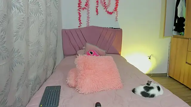 Fernanda hot   online show from 17, 4, 2026