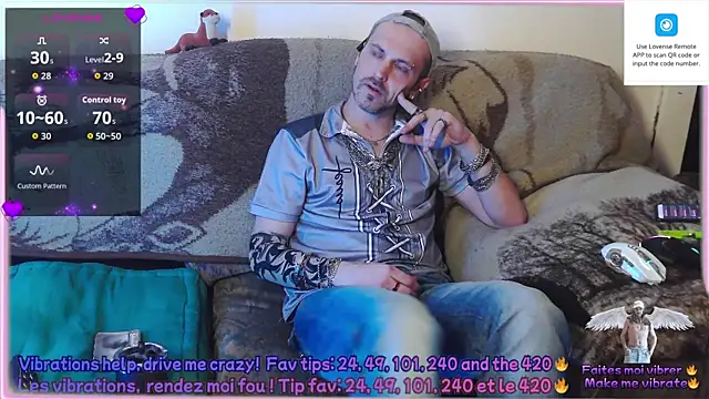 Snapshot of SwatRocShy chatting on 8, 5, 2026 SwatRocShy online show from 8, 5, 2026