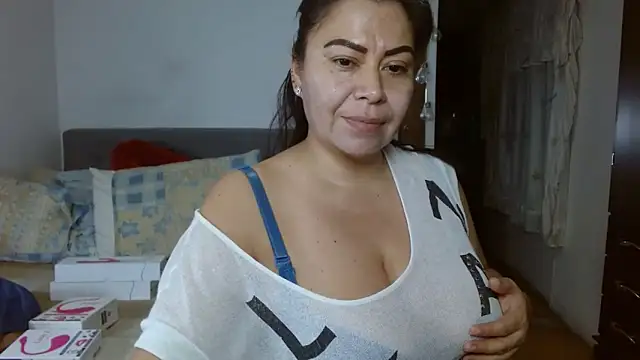 Snapshot of Karo_sexy chatting on 27, 2, 2025 Karo sexy online show from 27, 2, 2025