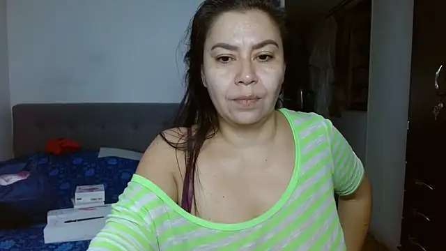 Karo sexy online show from 4, 12, 2025