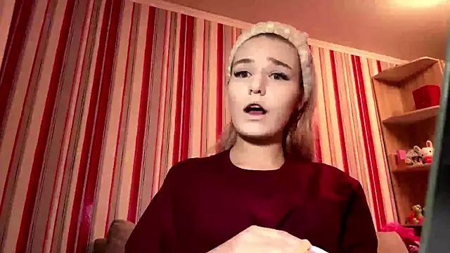 MiaBerlateen online show from 16, 2, 2026