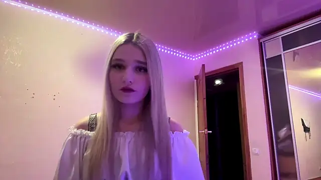 MiaBerlateen online show from 14, 2, 2026