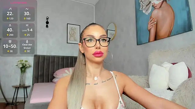 ElinaMoon  online show from 24, 4, 2026