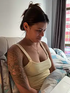 RachelWeisz  online show from 23, 4, 2026