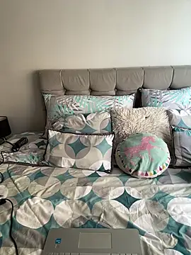 RachelWeisz  online show from 18, 4, 2026