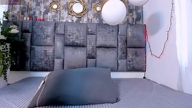 MiiaTauro online show from 10, 3, 2026