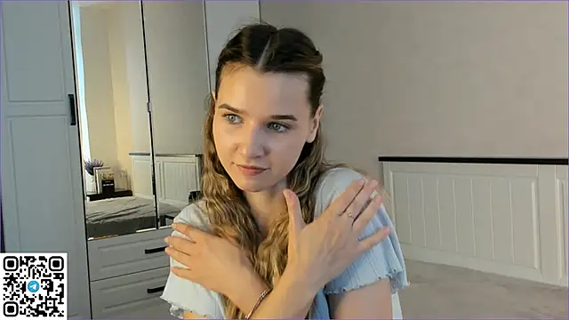 Snapshot of OnyxViper chatting on 17, 6, 2026 OnyxViper online show from 17, 6, 2026