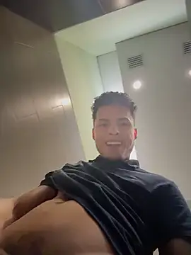 Snapshot of Eros_lee chatting on 21, 5, 2026 Eros lee online show from 21, 5, 2026