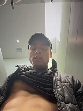Snapshot of Eros_lee chatting on 16, 6, 2026 Eros lee online show from 16, 6, 2026