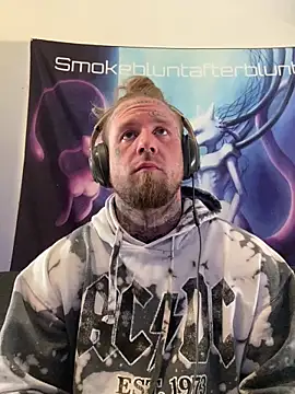 Snapshot of Smokebluntafterblunt chatting on 7, 5, 2026 Smokebluntafterblunt online show from 7, 5, 2026