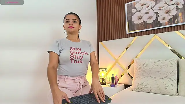 Leiidy Adams  online show from 3, 3, 2026