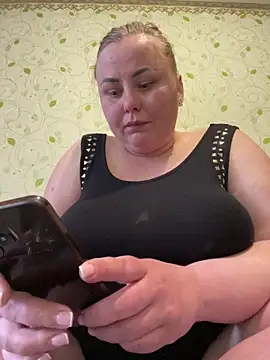 Mommy-girl-Lola online show from 4, 5, 2026
