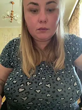 Snapshot of Mommy-girl-Lola chatting on 1, 6, 2026 Mommy-girl-Lola online show from 1, 6, 2026