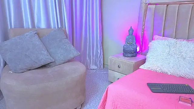 Mia Naive online show from 19, 5, 2026