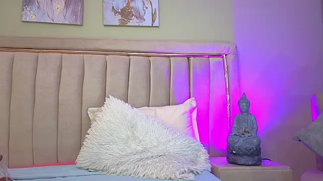 Mia Naive online show from 25, 4, 2026
