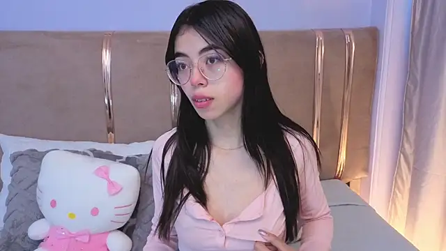 Snapshot of Mia_Naive chatting on 21, 7, 2026 Mia Naive online show from 21, 7, 2026