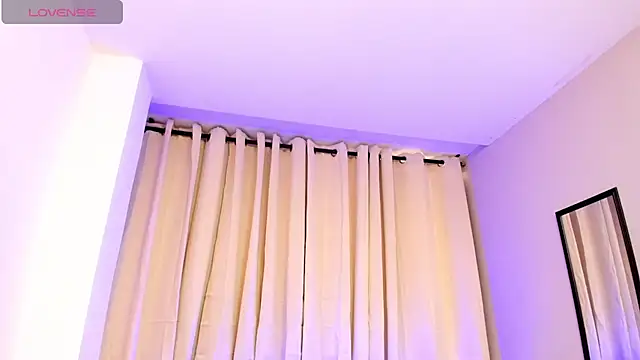 Mia Naive online show from 25, 5, 2026
