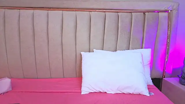 Mia Naive online show from 14, 4, 2026