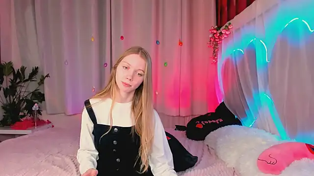Snapshot of lada2k4 chatting on 5, 6, 2026 lada2k4 online show from 5, 6, 2026