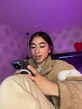 alahia pink online show from 4, 3, 2026