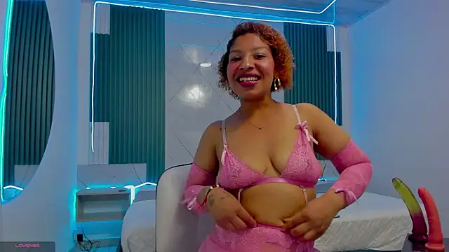 Shantall-blue online show from 13, 2, 2026