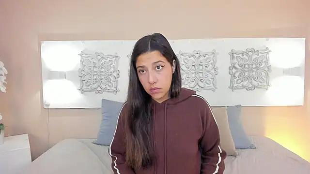 novaa velvet online show from 18, 4, 2026