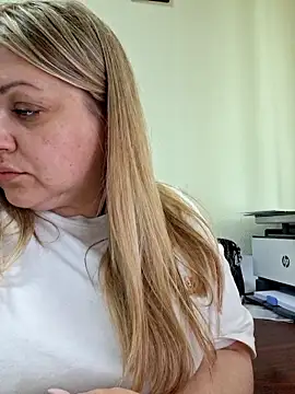 Snapshot of Luna-Secret chatting on 20, 5, 2026 Luna-Secret online show from 20, 5, 2026