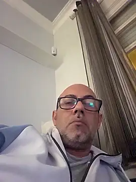 Snapshot of pareja47 chatting on 9, 5, 2026 pareja47 online show from 9, 5, 2026