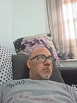 Snapshot of pareja47 chatting on 14, 5, 2026 pareja47 online show from 14, 5, 2026