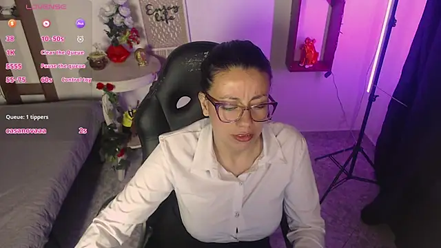 QueenRose94 online show from 9, 4, 2026