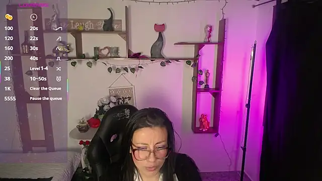 QueenRose94 online show from 14, 4, 2026