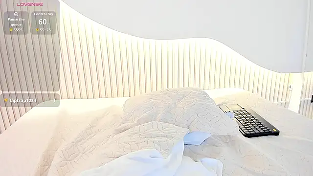 Kloe skinny online show from 15, 4, 2026