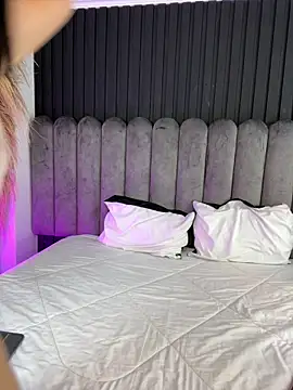 Nanda vixen  online show from 24, 3, 2026