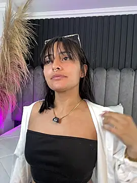 Nanda vixen  online show from 13, 3, 2026