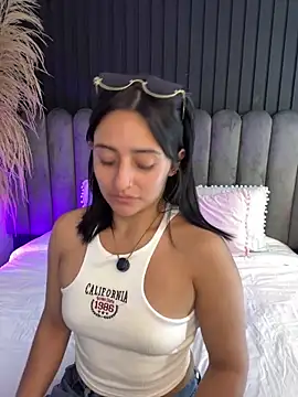 Snapshot of Nanda_vixen_ chatting on 2, 6, 2026 Nanda vixen online show from 2, 6, 2026