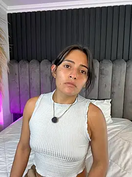 Nanda vixen  online show from 2, 4, 2026